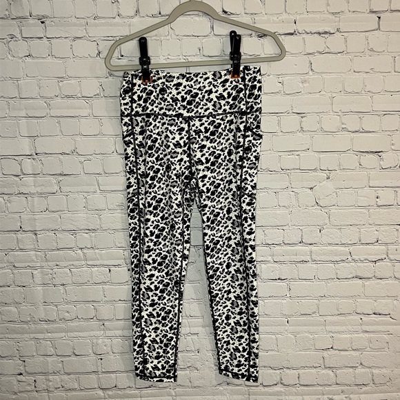 Zyia Snow Leopard Pocket Brilliant Hi-Rise 7/8 24" size 14-16 - Picture 1 of 3